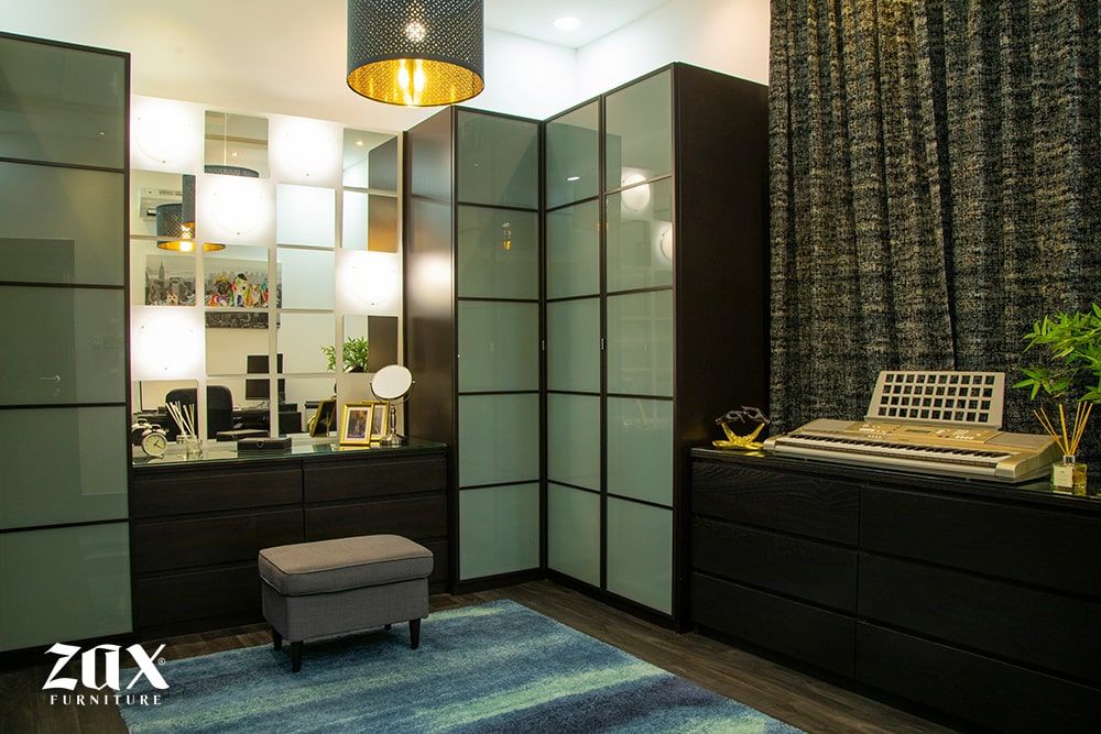 Dressing Room 11